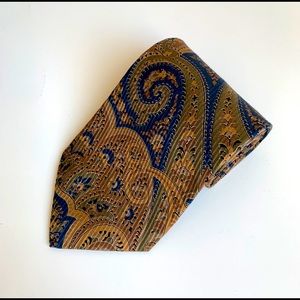 SALE: Giorgio Armani silk necktie